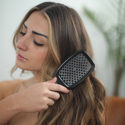 BrushMeUp - Detangling Hair Brush - Naomi